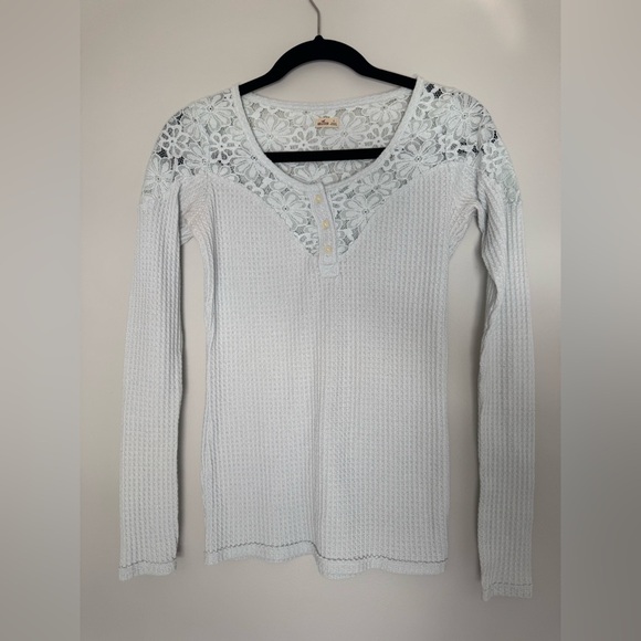 Hollister Women Henley top Small - Picture 1 of 3